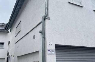 Wohnung mieten in Kollmerstraße 27, 68766 Hockenheim, Wohnung mit vier Zimmern sowie Balkon und Einbauküche in Hockenheim
