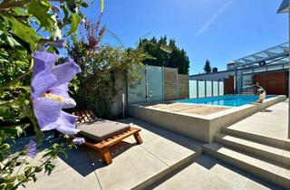 Haus kaufen in 86356 Neusäß, LUXURIÖSES,MODERNISIERTES BUNGALOW MIT AUßENPOOL IN RUHIGER,NATURNAHER WOHNLAGE - ZUR KAPITALANLAGE!
