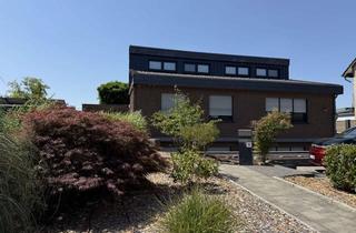 Einfamilienhaus kaufen in Fackelstr. 43, 47475 Kamp-Lintfort, Wohnen mit Weitblick – außergewöhnliches Einfamilienhaus mit Wintergarten, Pool & großem Garten