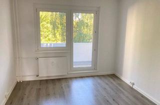 Wohnung mieten in Rennebogen 28, 39130 Magdeburg, Drei Zimmer mit Balkon...!