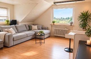 Wohnung kaufen in 42651 Solingen, Solingen - Charmante 2-Zimmer-Dachgeschosswohnung mit Grünblick in Solingen