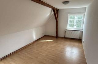 Wohnung mieten in Langer Lohberg 18, 23552 Innenstadt, Gemütliche 2-Zimmer-Dachgeschosswohnung