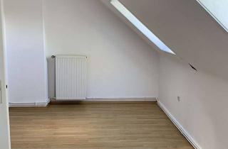 Wohnung mieten in Freiligrathstraße 72, 26384 Heppens, Schöne helle Dachgeschosswohnung