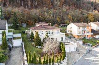 Villa kaufen in 91781 Weißenburg, DIREKT BEZUGSFERTIG: Stilvolle Villa mit Indoorpool, großzügigem Garten und besonderen Wohnkomfort