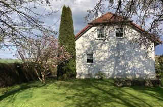 Haus kaufen in 99444 Blankenhain, Freistehendes EFH im Landhausstil: weitläufiges Grundstück am Feldrand, Doppelgarage & Carport