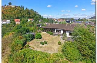 Haus kaufen in 34281 Gudensberg, Beeindruckend in Größe und Lage und nahezu rundum Panoramablick, 2 Häuser auf 10.748 m² Grundstück