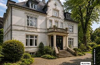 Haus kaufen in 57250 Netphen, Zweifamilienhaus mit Nebengebäude - Ihre Gelegenheit zum Immobilienkauf – provisionsfrei