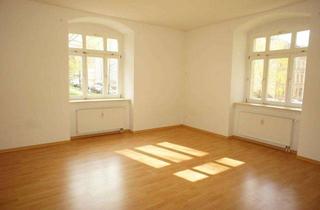 Wohnung mieten in Klarastr. 32, 09131 Chemnitz, Großes Eck-Wohnzimmer - Laminat und Bad mit Dusche + EBK