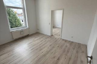 Wohnung kaufen in 52349 Düren, Düren - Leer & sofort verfügbar:Kleine Eigentumswohnung im schönen Altbau