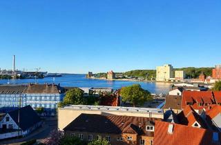 Wohnung kaufen in 24939 Flensburg, Flensburg - 4-Zimmer-Wohnung in zentraler Lage mit wunderschönem Fördeblick!