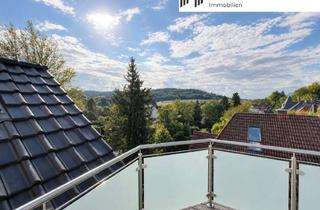 Wohnung kaufen in 32760 Detmold, Wo Wohnkomfort auf Weitblick trifft: Moderne Dachgeschosswohnung mit Charme