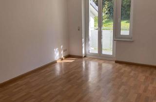 Wohnung mieten in Kreuzbergstr. 32, 96317 Kronach, Schöne 3-Zimmer-Wohnung am Kreuzberg mit Balkon