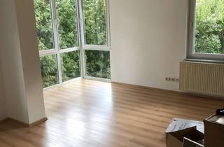 Wohnung mieten in Hennigsdorfer Straße 20, 16540 Hohen Neuendorf, Helle 2-Zimmer-Wohnung mit Erker & Einbauküche in grüner Lage – ab 15.10.2026