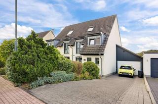 Doppelhaushälfte kaufen in 42929 Wermelskirchen, Doppelhaushälfte mit PV-Anlage, Garten, großer Garage und Klimaanlage im Dachgeschoss