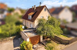 Haus kaufen in 70771 Leinfelden-Echterdingen, Freistehendes Zweifamilienhaus mit großem Grundstück und viel Gestaltungspotenzial!