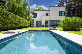 Villa kaufen in 16348 Wandlitz, Moderne Designvilla mit Pool, Autolift & exklusiver Ausstattung in Wandlitz
