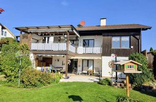 Einfamilienhaus kaufen in 85447 Fraunberg, Einfamilienhaus mit Garagen, Carport, Blockhaus und gepflegtem Garten in Fraunberg (Maria Thalheim)