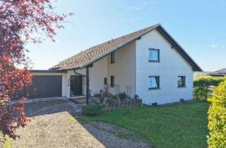 Haus kaufen in 96482 Ahorn, Viel Platz, viel Grün, viel Potenzial – Zweifamilienhaus in Bestlage