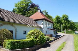 Haus kaufen in 98634 Hümpfershausen, Ihr Platz in der Rhön: solides Wohnhaus mit großem Nebengelass, Park-Garten & Weitblick