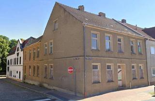 Anlageobjekt in 17098 Friedland, Entwicklungsobjekt: Mehrfamilienhaus mit 6 Wohneinheiten – Sanierung oder Abriss mit Neubaupotenzial
