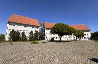 Gewerbeimmobilie kaufen in 18246 Bützow, großzügiger Büro- und Verwaltungskomplex über 4 Etagen mit Fahrstuhl, Stellplätzen, Küchen