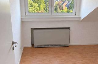Wohnung mieten in Further Straße 76, 50769 Roggendorf/Thenhoven, Lichtdurchflutete 3-Zimmer-Dachgeschosswohnung - frisch ronoviert, neue Einbauküche, neues Bad