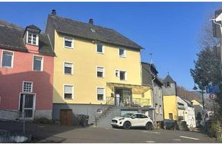 Haus kaufen in 54536 Kröv, Kröv - Wohnhaus mit Potenzial (bis drei Ferienwohnungen möglich), Garten und Garage
