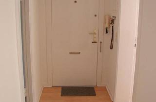 Wohnung kaufen in 24105 Kiel, Kiel - Vermietete 2,5 Zimmer Wohnung mit Südbalkon, Nähe Uniklinik