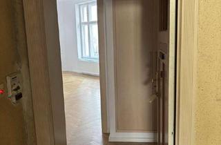 Wohnung kaufen in Alsenstraße 16, 12163 Steglitz, Kernsanierter Berliner Altbau mit Echtholzparkett - ruhige 1-Zimmer-Wohnung im Gartenhaus