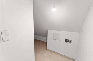 Wohnung mieten in 70182 Mitte, Helles Dachgeschoss-Neubau mit EBK, 2 Bädern & TG-Stellplatz – Erstbezug