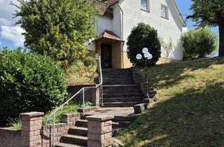 Haus mieten in Drosselweg 10, 37284 Waldkappel, Viel Platz in Waldkappel: Großzügiges Einfamilienhaus mit acht Zimmern