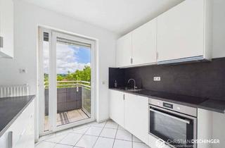 Anlageobjekt in 93053 Kasernenviertel, Solide Kapitalanlage – ideal aufgeteilte 4-Zimmer-Wohnung mit EBK, 2 x Balkonen und TG-Stellplatz