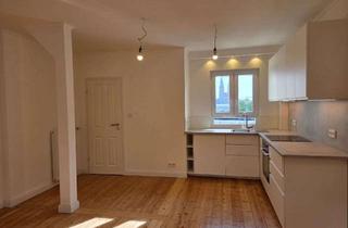 Wohnung mieten in Schwartauer Allee 6b, 23554 St. Lorenz Nord, Lichtdurchfluteter Altbau kernsaniert auf Neubau-Niveau: 4 Zimmer mit geräumiger Wohnküche