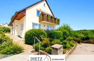 Haus kaufen in Lerchenbergstraße 29, 71737 Kirchberg, "LIVING NOW" im geräumigen Zweifamilienhaus mit Weitblick über das Murrtal