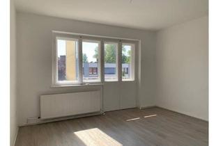 Wohnung mieten in Kienhorststraße 36, 13403 Reinickendorf, Renovierte WG-geeignete Wohnung |3 Räume |Balkon |EBK |Anmeldung möglich
