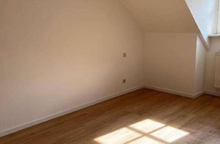 Wohnung mieten in Landshuter Straße 16, 84051 Essenbach, gepflegte 2-Zimmer-Dachgeschosswohnung in Essenbach