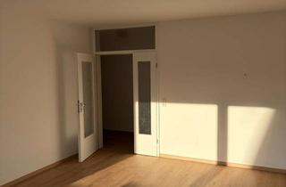 Wohnung mieten in 60599 Oberrad, Lichtdurchflutete 2-Zimmer-Wohnung mit zwei Balkonen in Frankfurt-Oberrad