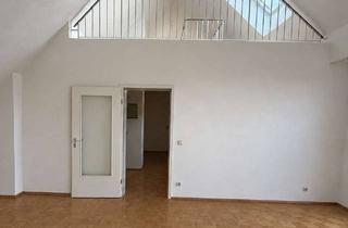 Wohnung mieten in Hölderlin Anlage, 95447 Altstadt, 80 qm Maisonettewohnung mit Südwestbalkon in der Hölderlin Anlage