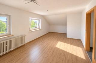 Wohnung mieten in Neue Altheimer Straße, 74731 Walldürn, Helle 2,5 Zimmer-Dachgeschosswohnung in Walldürn – Einbauküche & Stellplatz