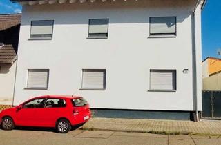 Haus kaufen in 68753 Waghäusel, Solides Zweifamilienhaus mit viel Freiraum / Kirrlach