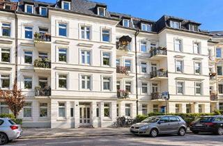 Wohnung kaufen in 20255 Eimsbüttel, Altbau sucht Individualisten: Bezugsfertige 2-Zimmer-Dachgeschosswohnung in Toplage von Eimsbüttel..