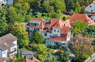 Wohnung kaufen in 61440 Oberursel, ALTBAUCHARME TRIFFT GROSSZÜGIGKEIT – 163 m² mit weitläufigen Gartenflächen & Gäste-Appartement