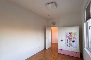 Wohnung mieten in Konrad-Wolf-Straße 101, 13055 Alt-Hohenschönhausen, Wohnen mit Charakter: Drei-Zimmer-Wohnung in Alt-Hohenschönhausen