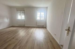 Wohnung mieten in 91126 Schwabach, Schwabach-Denkmalschutz ! Charmante 2,5-Zi-Altbau-Whg, 74 m², im Erdgeschoß, Gartenmitbenutzung
