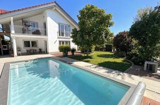 Haus kaufen in 94559 Niederwinkling, Luxuriöses Wohnen in Niederwinkling: Exklusives Anwesen mit Pool in ruhiger Lage