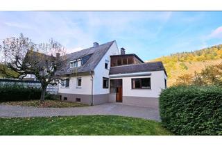 Einfamilienhaus kaufen in 56856 Zell, Großzügiges Einfamilienhaus mit 2 Garagen, Nebengebäude und Garten in Ortsrandlage von Zell/Mosel