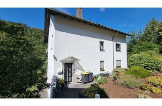 Haus kaufen in 58762 Altena, Charmantes Zweifamilienhaus mit Doppelgarage
