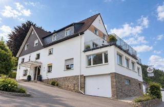 Haus kaufen in 51766 Engelskirchen, Investieren mit Perspektive: Immobilie mit laufenden Mieteinnahmen und vorhandener Umbauplanung