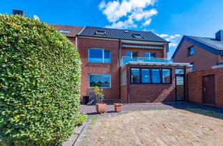 Haus kaufen in Höhenweg 105, 46147 Sterkrade-Nord, Gepfl. 2-Familienhaus m. Garage & gr. schlossgartenähnlichen Grundstück Walsumermark / Königshardt