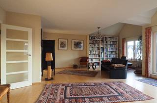Wohnung kaufen in 61440 Oberursel, Mit Weitblick und zentral: außergewöhnliche Dachgeschosswohnung in Oberursel von privat
